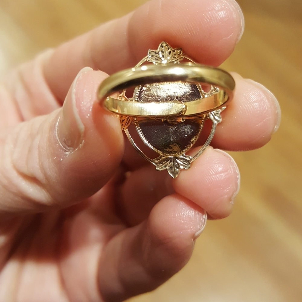Vintage Cameo Ring - Picture 4 of 4